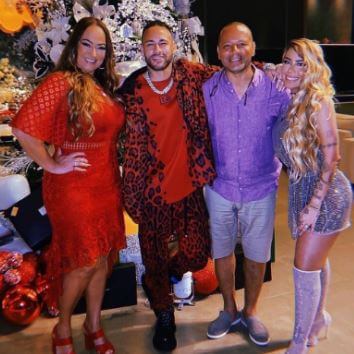 Nadine Goncalves with her ex-husband Neymar Santos Sr. and children Neymar and Rafaella Santos in 2021 celebrating Christmas.